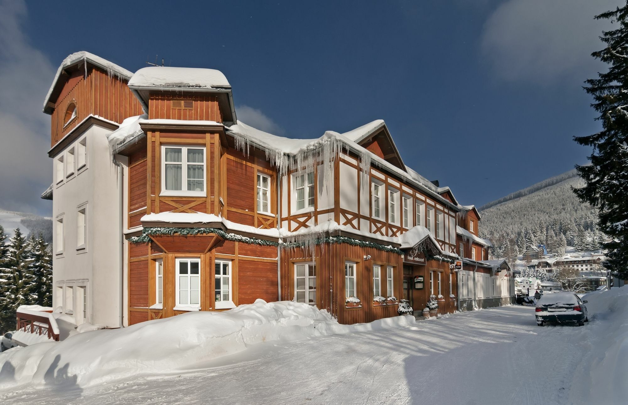 Hotel Snezka Spindleruv Mlyn Exterior photo
